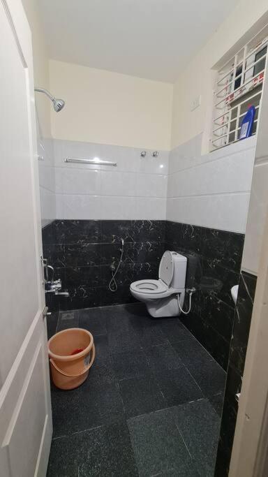 Vila Kamalam 2 Bhk - Non Ac Kójamputtúr Exteriér fotografie