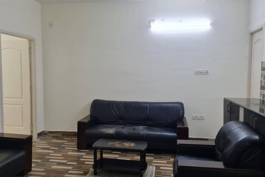 Vila Kamalam 2 Bhk - Non Ac Kójamputtúr Exteriér fotografie